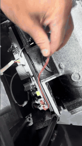 Fitting the ROAMiQ ring terminals onto the RTX's existing 12V posts